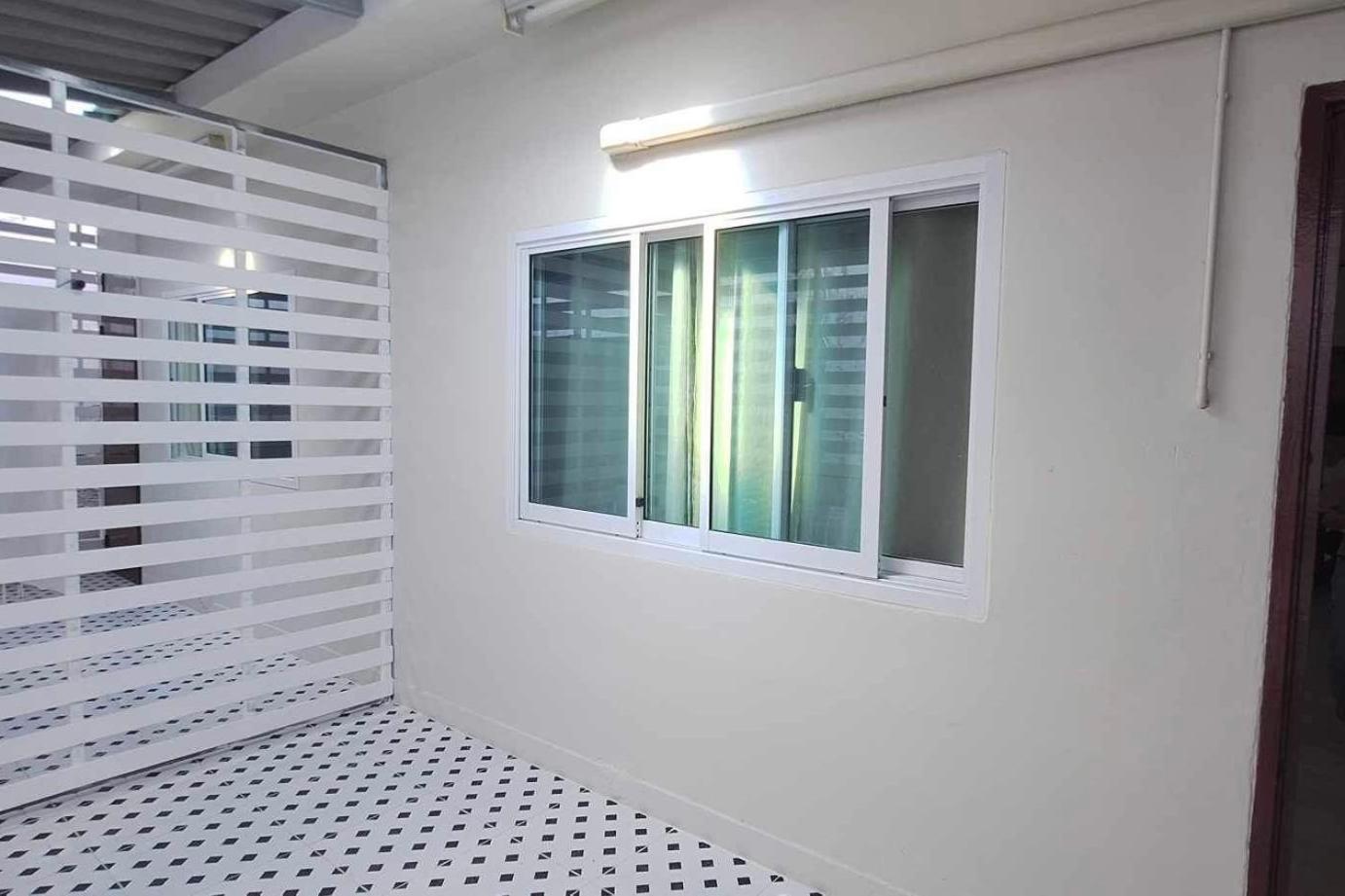 Chaiwat Hostel Bangkok Ngoại thất bức ảnh