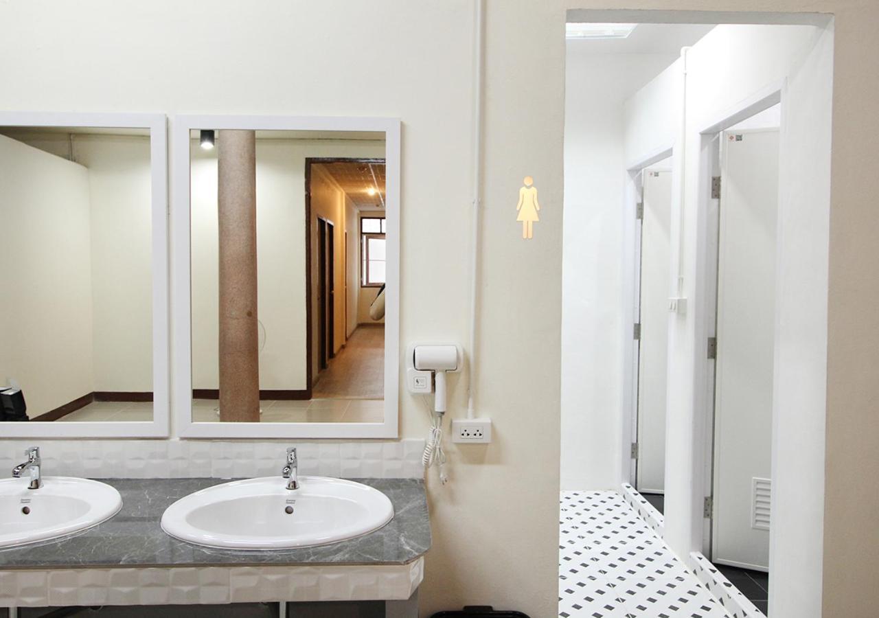 Chaiwat Hostel Bangkok Ngoại thất bức ảnh