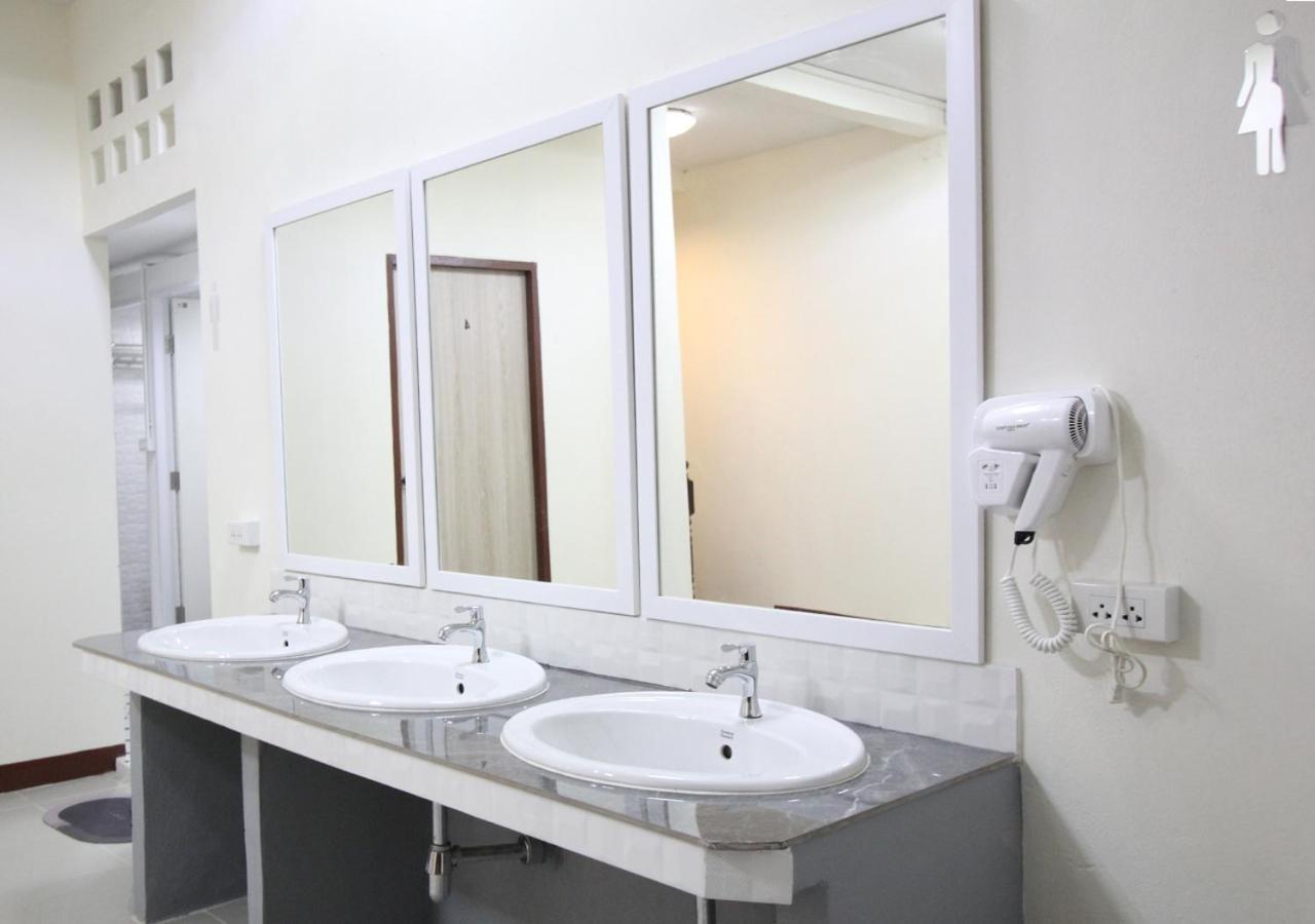 Chaiwat Hostel Bangkok Ngoại thất bức ảnh