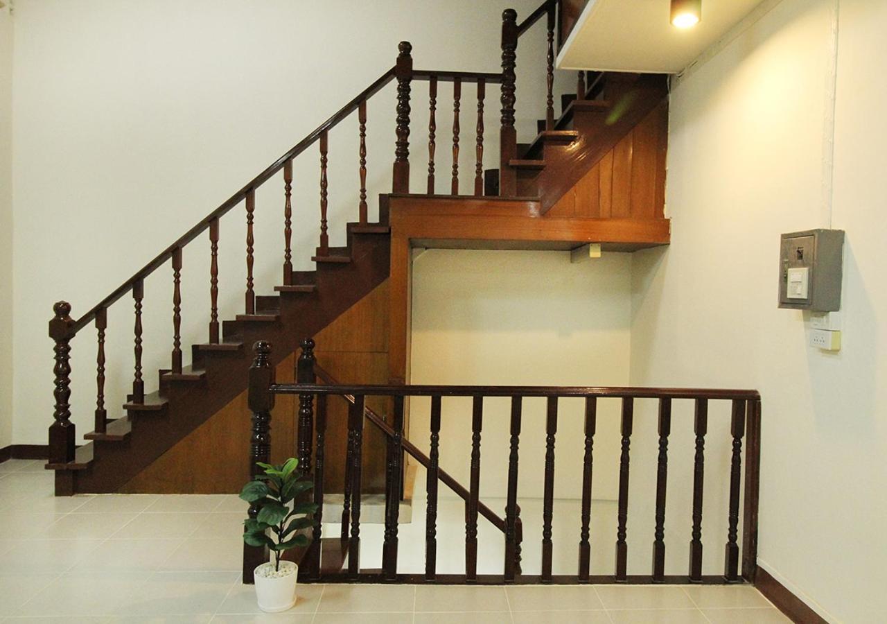 Chaiwat Hostel Bangkok Ngoại thất bức ảnh